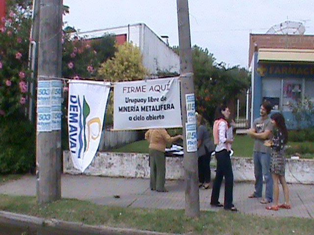 demaval-recoleccion-firmas-megamineria-01